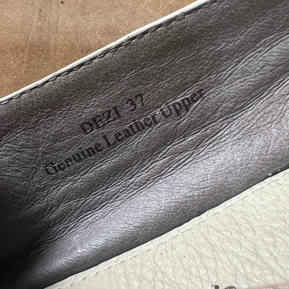 L’Artiste Spring Step Leather Floral Rose Slip On Flats - Picture 7 of 11